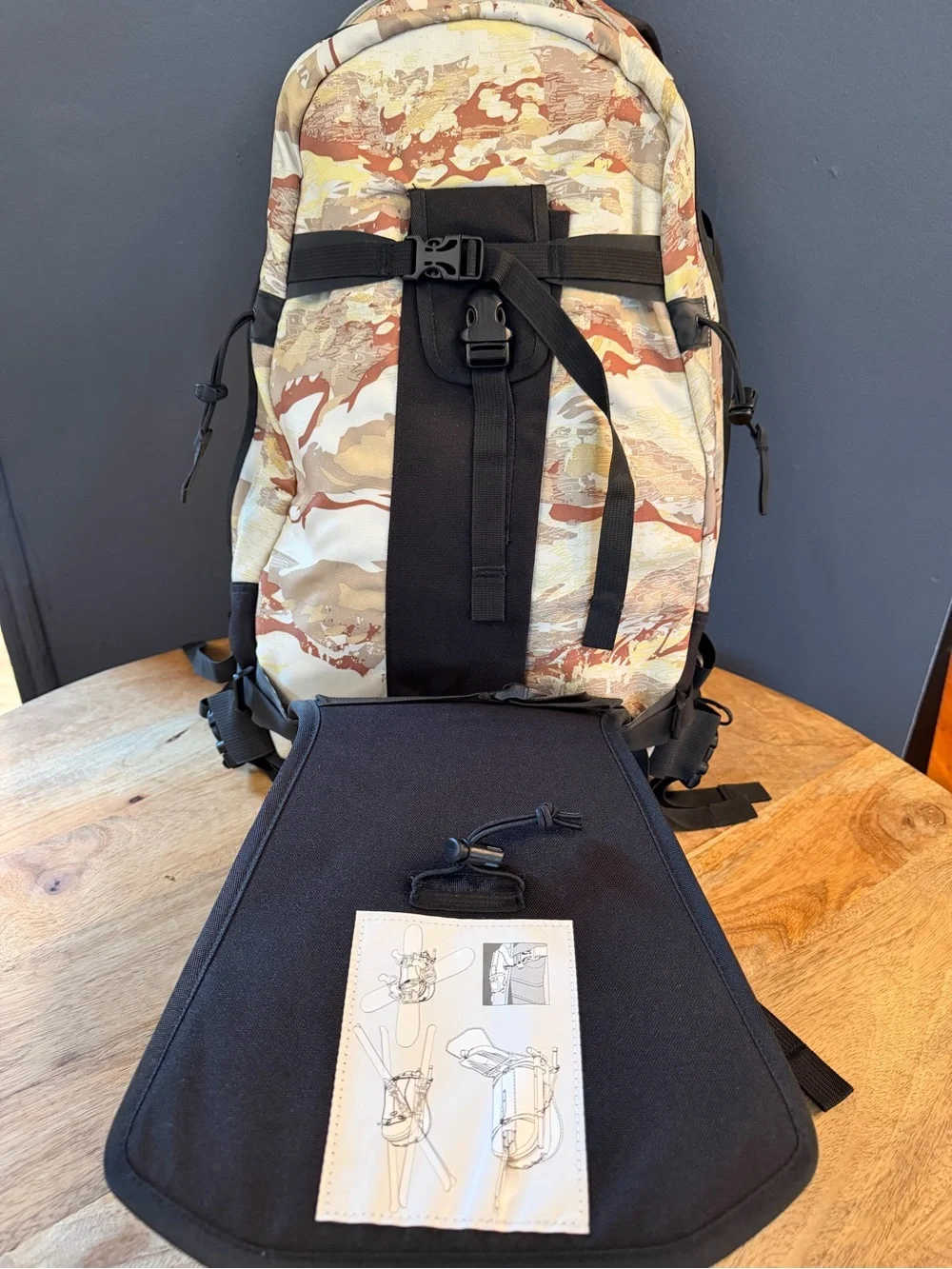 Oakley Desert Camo Daypack Backpack - Tan/Beige